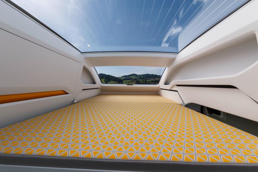 Интерьер Volkswagen California XXL Concept 2017 года  (фото 13 из 27)